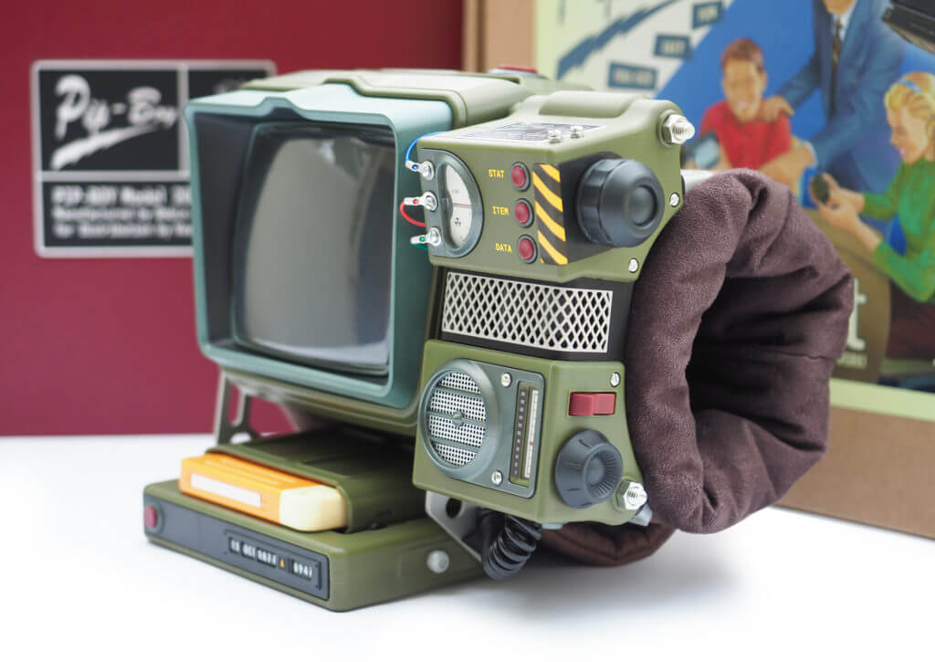 The Wand Company: Pip-Boy 2000