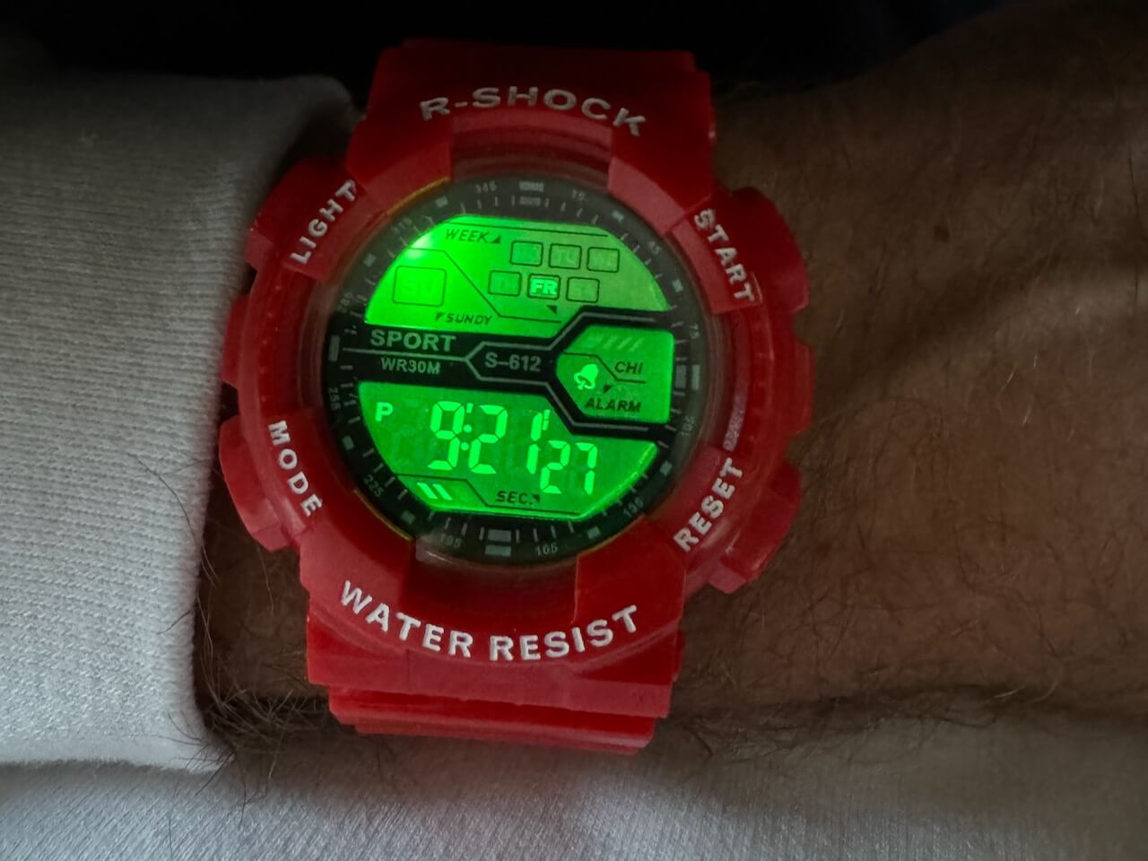 Red R-SHOCK illuminated with green LED